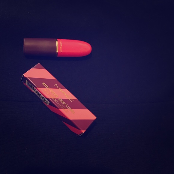 LNIB Mac Leap of Delight LE Lipstick - Picture 1 of 3